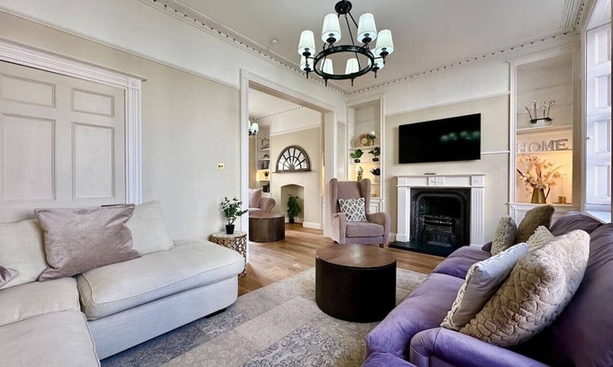 Montpellier Casa | Beautiful 5-Bed Regency Home in Montpellier
