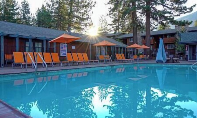 Tahoe Meadows Cabina | Beautiful 5 Bedroom Cabin - 3 Peaks Preferred Rate