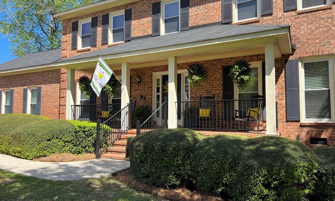 Evans Casa | Beautiful 5 Bedroom Masters & ANWA Rental