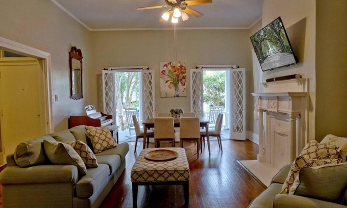 Historic Downtown Savannah Cama Y Desayuno | Beautiful 6 Bed, 5 Bath Historic Savannah Home