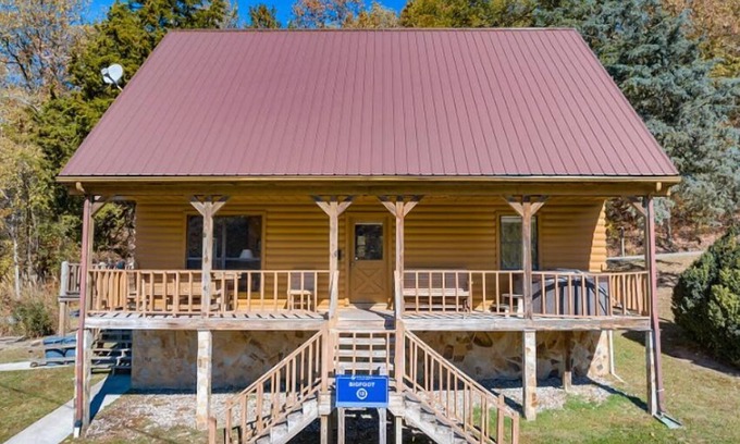 Byrdstown Cabina | Beautiful 6 Bedroom Cabin with Hot Tub and a Lakeview of Dale Hollow Lake #12