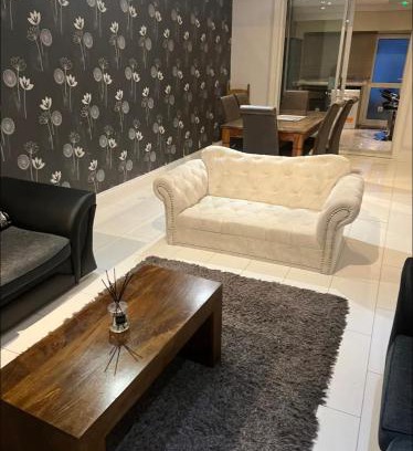 Erith Casa | Beautiful 6 Bedroom with spacious Lounge & Rooms Free parking