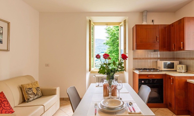 Centro Valle Intelvi Apartamento | Hermoso apartamento para 2 personas con WIFI, TV y aparcamiento