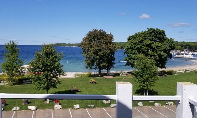 Sister Bay Condominio | Nuevo condominio 2018 - Vista al agua - Walk To Everything