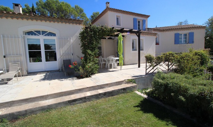 Poulx Villa | Hermoso chalet con aire acondicionado en Poulx, cerca de Nîmes, Gard, piscina privada