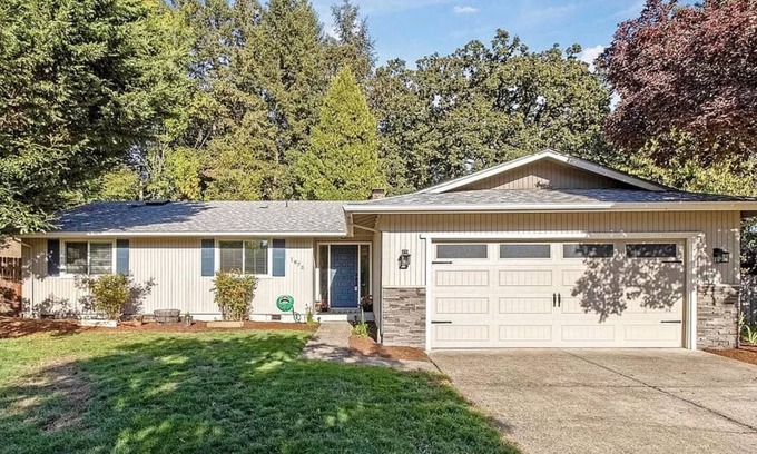 Central Oregon Casa | Beautiful and charming 3 BR 2Bath 3 bedroom in quiet culdesac.