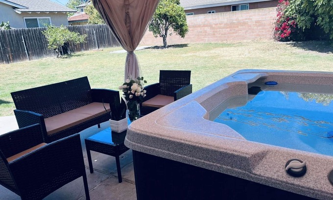 Oxnard Casa | Beautiful and Cozy 4-BR residential home!!!