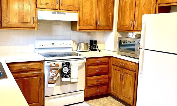 Olathe Casa | Beautiful and Cozy Olathe Home. Family friendly with King Bed