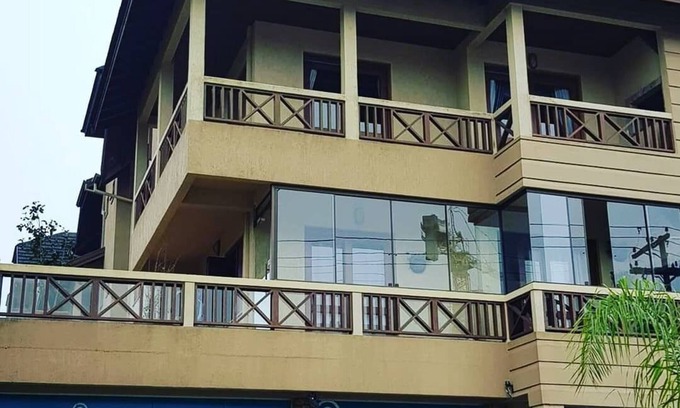 Dutra Apartamento | Beautiful and cozy on the corner of Av das Hortênsias