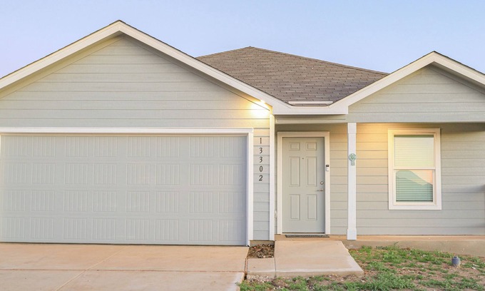 Southside Casa | Beautiful and Cozy 4-bedroom house San Antonio. TDY- Traveling Nurses Welcome