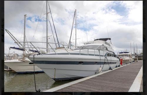 Parque das Nacoes Alquiler De Eote | Beautiful and magnific yacht