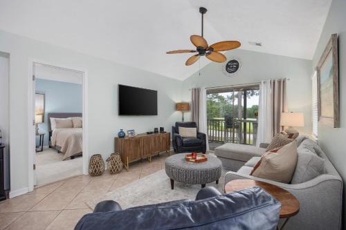 Pawleys Island Apartamento | Beautiful and modern 3 BR Condo in True Blue!