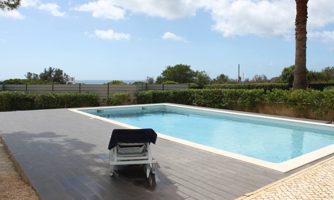 Luz Cabaña | Hermosa y moderna casa de campo con 2 dormitorios y piscina.