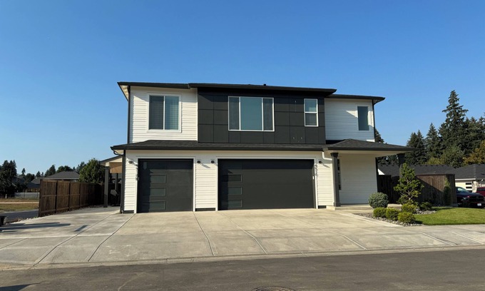 Hazel Dell Casa | Beautiful and Modern ADU with its own private entrance