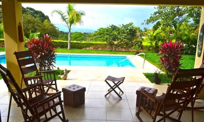 Mercedes Casa | Hermoso y tranquilo entorno con vistas a la montaña vistas y puestas de sol increíbles