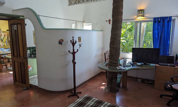 La Manzanilla Casa | Beautiful and spacious 2 blocks from the beach and town center!