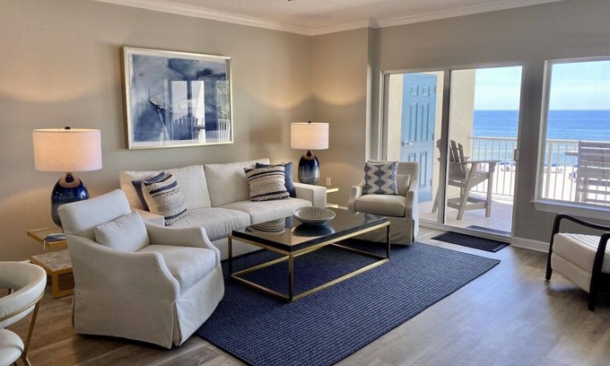 Orange Beach Condominio | Beautiful and Spacious Beachfront Rental! Beach Chair Service Included!