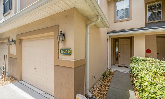 OakLeaf Plantation Casa | Beautiful and spacious townhome in Jacksonville