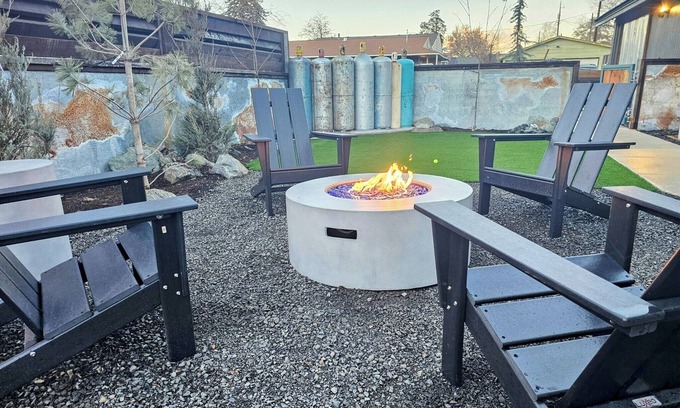 Ellensburg Casa | Beautiful and unique 1 bedroom home close to downtown with hot tub!