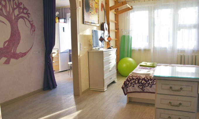Oktyabrsky District Apartamento | Hermoso apartamento con agua de manantial!
