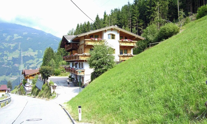 Gerlosbergeben Apartamento | Hermoso apartamento en Zell am Ziller con balcón