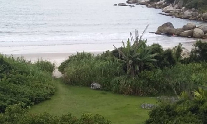 Governador Celso Ramos Apartamento | Hermoso apartamento frente a Praia das Cordas - Armação da Piedade