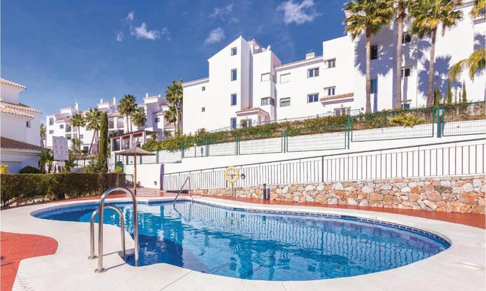 Alhaurín el Grande Apartamento | Beautiful apartment in Alhaurin el Grande with 2 Bedrooms, WiFi and Outdoor swimming pool