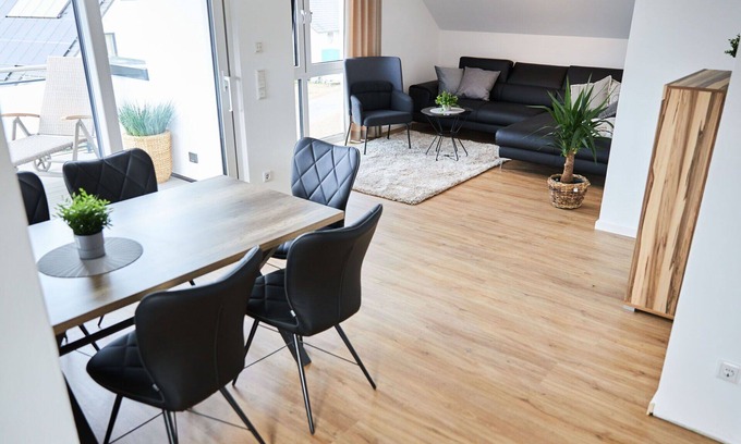 Helden Apartamento | Acogedor apartamento para 4 personas con WIFI, TV, balcón, mascotas permitida y aparcamiento