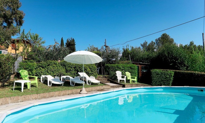 San Miniato Villa | Acogedor apartamento en villa con piscina, TV, patio, mascotas permitida y aparcamiento