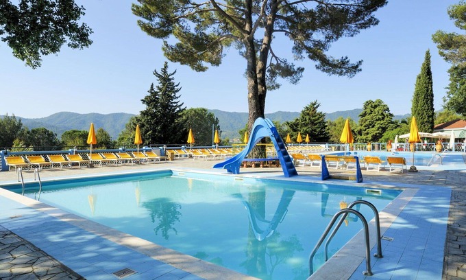 Villanova d'Albenga Casa | Hermoso apartamento en villa con piscina, WIFI, A/C, TV, patio, mascotas permitida y aparcamiento