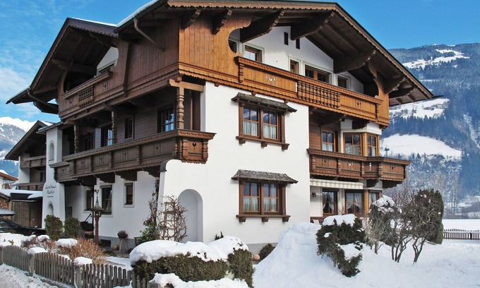 Distelberg Apartamento | Hermoso apartamento para 10 personas con WIFI, TV, patio y aparcamiento