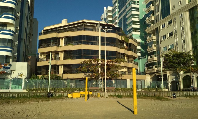 Itapema Apartamento | LINDO APARTAMENTO - PREDIO BEIRA MAR - APTO SACADA LATERAL
