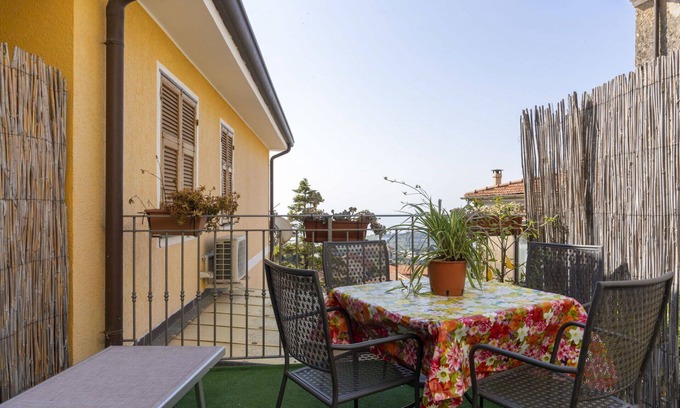 Terzorio Apartamento | Acogedor apartamento para 6 personas con A/C, WIFI, balcón, mascotas permitida y aparcamiento
