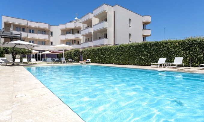 Marsala Apartamento | Acogedor apartamento para 4 personas con WIFI, piscina, A/C, TV, balcón y aparcamiento