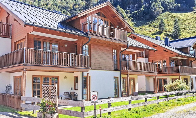 Rauris Apartamento | Acogedor apartamento con WIFI, piscina, TV, terraza, mascotas permitida y aparcamiento