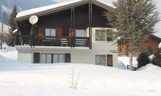 Fiesch Apartamento | Hermoso apartamento para 6 personas con WIFI, TV y balcón