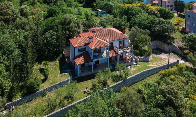 Sveta Marina Apartamento | Bonito apartamento para 4 personas con A/C, WIFI, TV, terraza y mascotas permitida