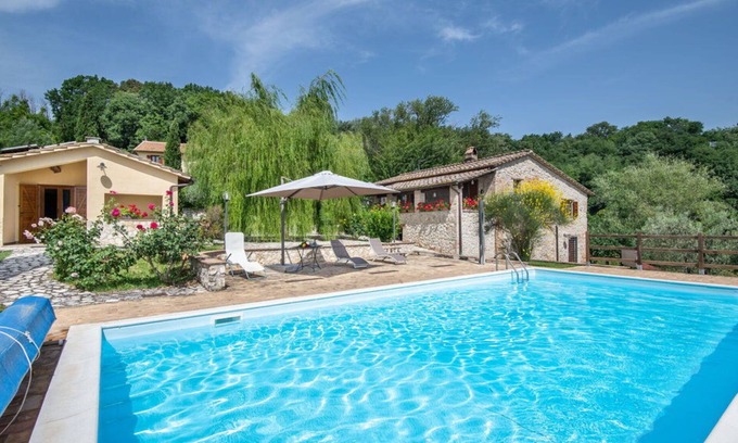 Fornole Apartamento | Bonito apartamento para 5 personas con WIFI, A/C, piscina, TV y aparcamiento