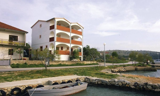 Jadrtovac Apartamento | Hermoso apartamento en Jadrtovac