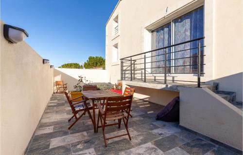 Eyragues Apartamento | Beautiful Apartment In Eyragues