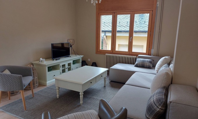 Llivia Apartamento | Precioso apartamento en Llivia con WiFi y piscina