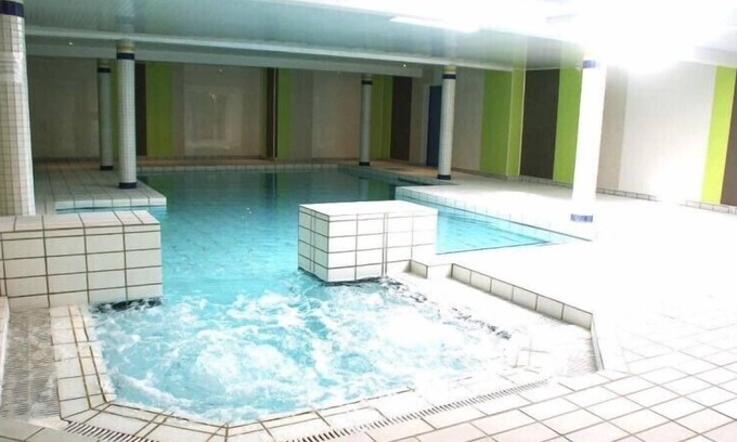 Perigny Apartamento | Beautiful apartment in a large private park