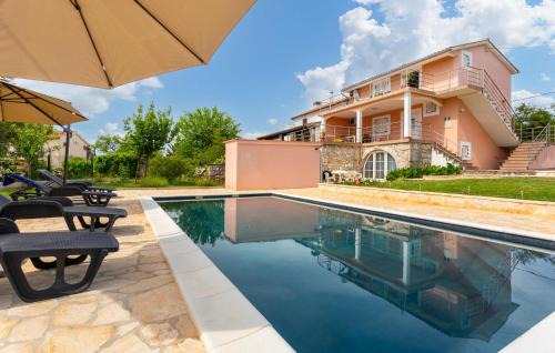 Cres Apartamento | Beautiful Apartment In Malinska