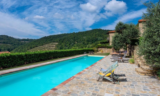 Cortemilia Villa | Precioso apartamento en villa con WIFI, piscina, patio, mascotas permitida y aparcamiento