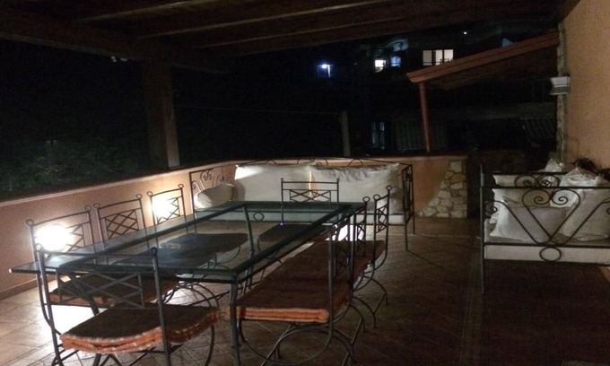 San Lucido Casa | Precioso apartamento con gran terraza a 100 metros del centro del pueblo.