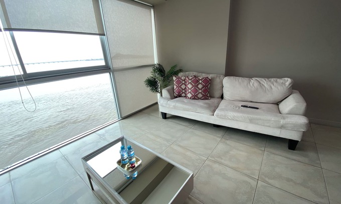 Las Peñas Apartamento | Hospedaje Nueva Peñas, hermosa suite en edificio Riverfront 2