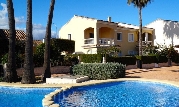 Vergel Apartamento | Precioso apartamento cerca de la playa con vistas a la piscina y a la montaña 'Segaria'