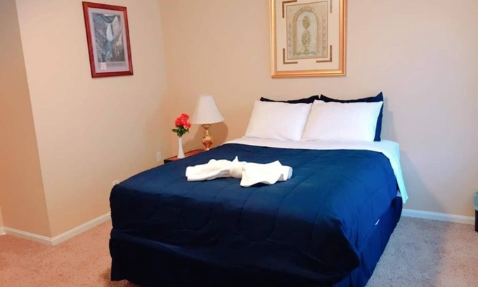Downtown Greensboro Apartamento | Beautiful Apartment Gem in Historical Downtown Area!!
