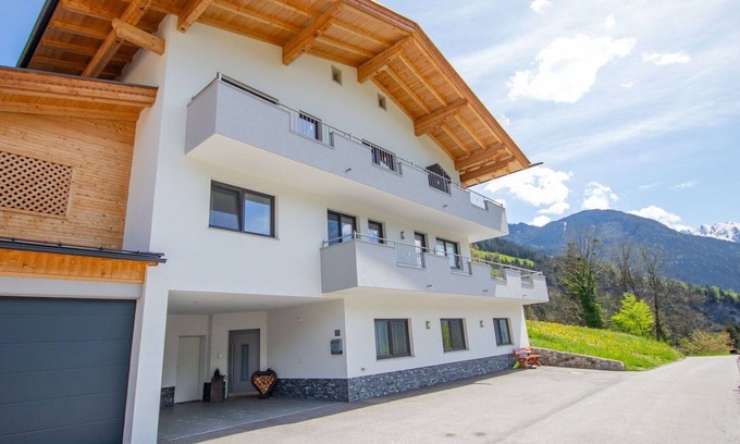 Hainzenberg Apartamento | Acogedor apartamento para 4 personas con WIFI, TV, balcón y aparcamiento