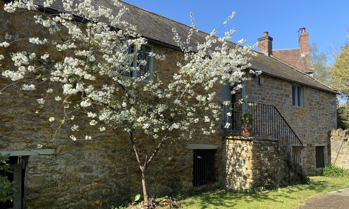 Barwick Cabaña | Beautiful barn conversion with wood-burning stove